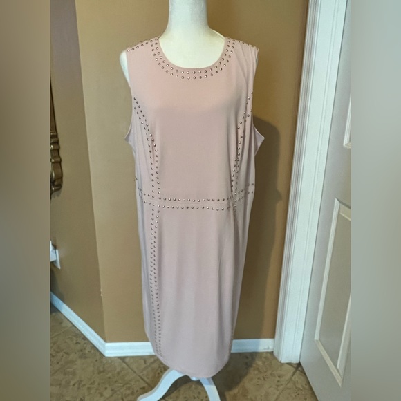 Philosophy Dresses- 1X soft, pink, stud embellished dress. - Picture 4 of 8